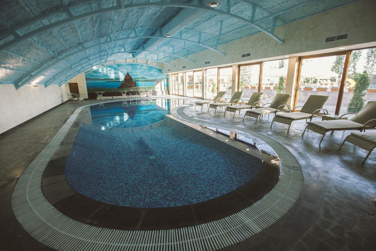 Caucasus Hotel Kasagh Exterior photo Indoor pool