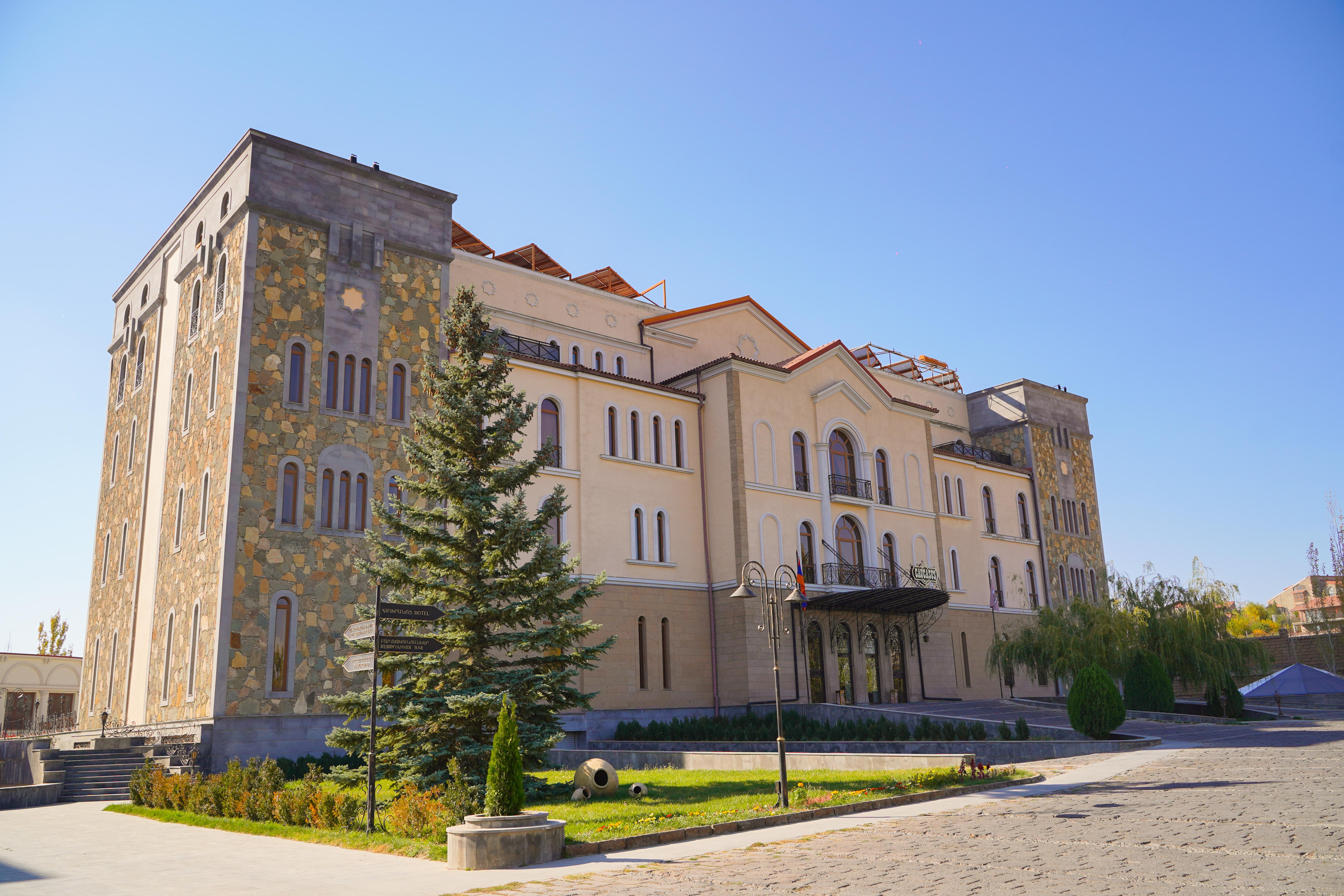 Caucasus Hotel Kasagh Exterior photo The National Museum of the Republic of Dagestan