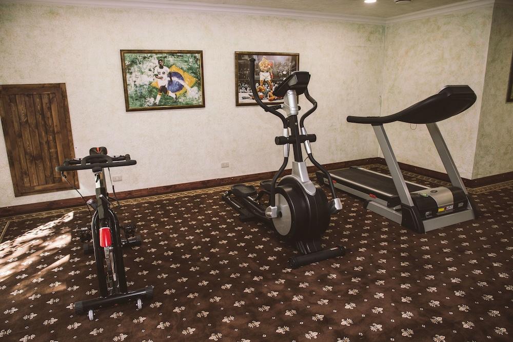Caucasus Hotel Kasagh Exterior photo A home gym