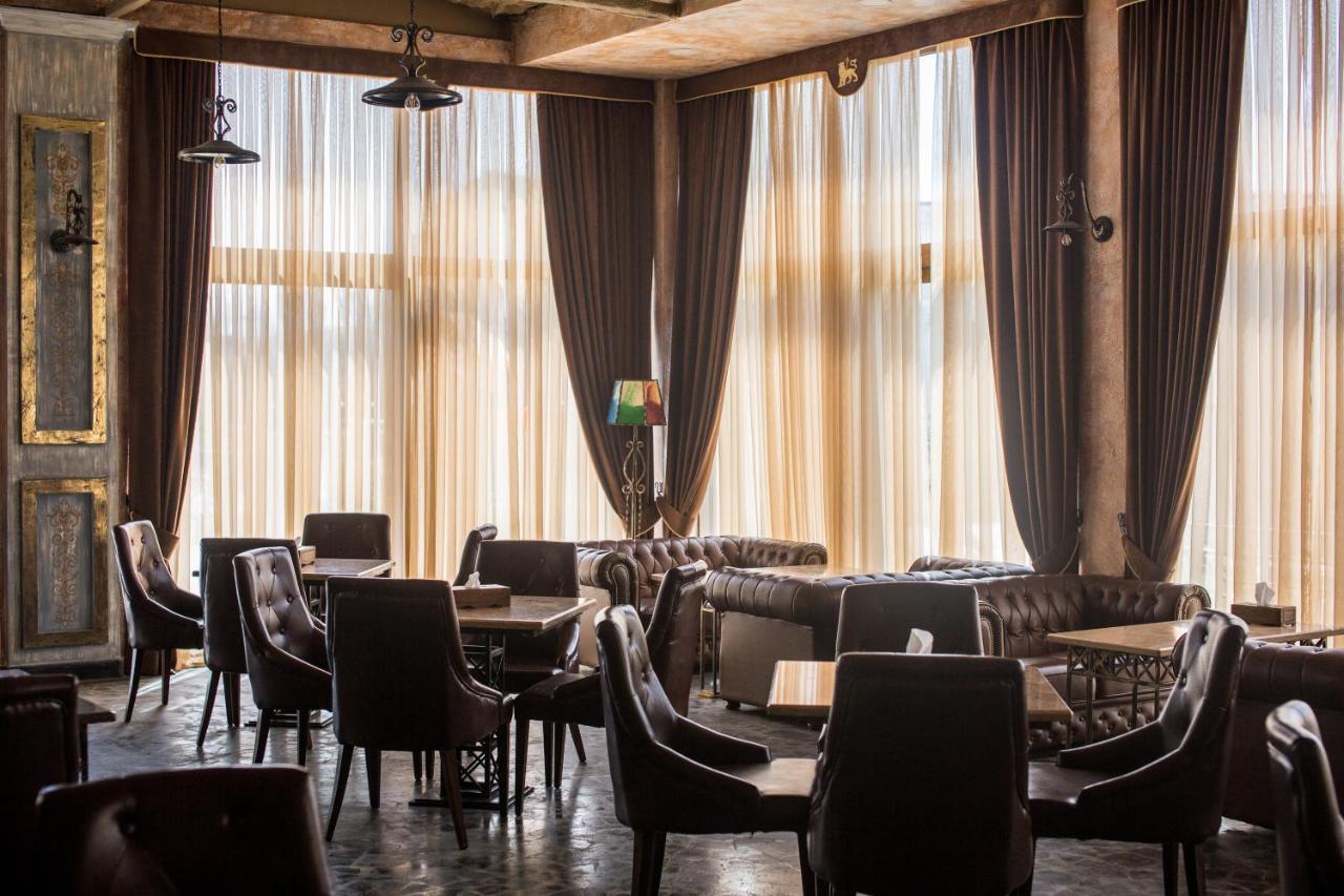 Caucasus Hotel Kasagh Exterior photo Restaurant in Yerevan